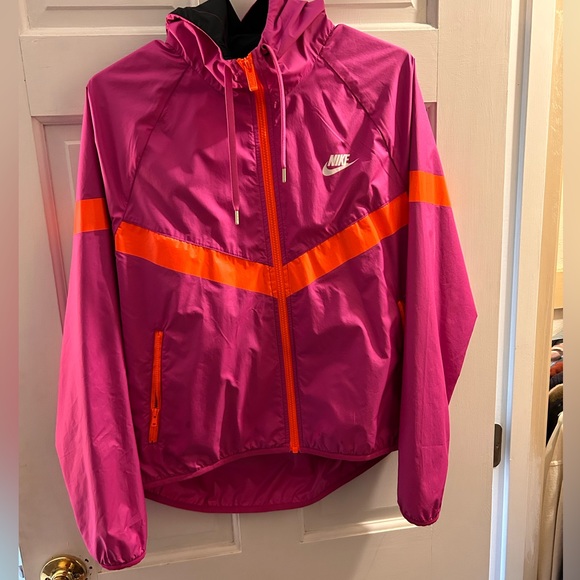 Nike Windrunner Jacket - Picture 1 of 3